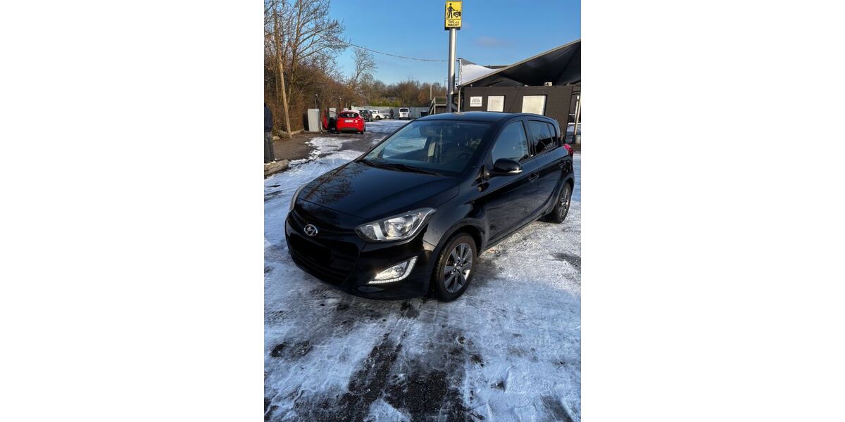 Hyundai i20 154.000 km 5.600 &euro; Moers 47441