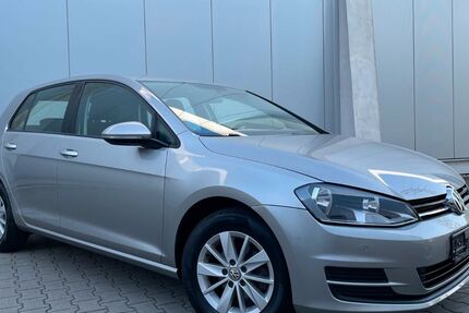 VW Golf 118.000 km 11.900 &euro; Düsseldorf 40589
