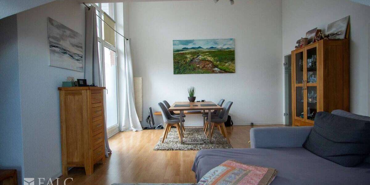 Etagenwohnung Grevenbroich Stadtmitte - 3 Zimmer, 82 m&sup2;, 219.000&euro; | Angebot:25998984