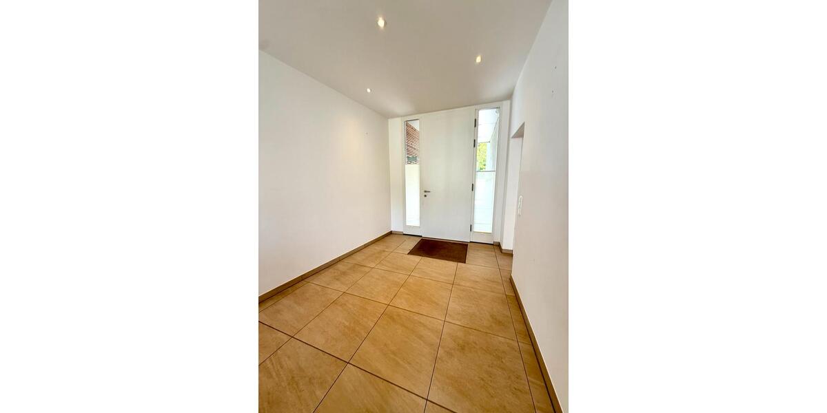 Bungalow Mönchengladbach Süd - 6 Zimmer, 178 m&sup2;, 2.000&euro; | Angebot:26227270