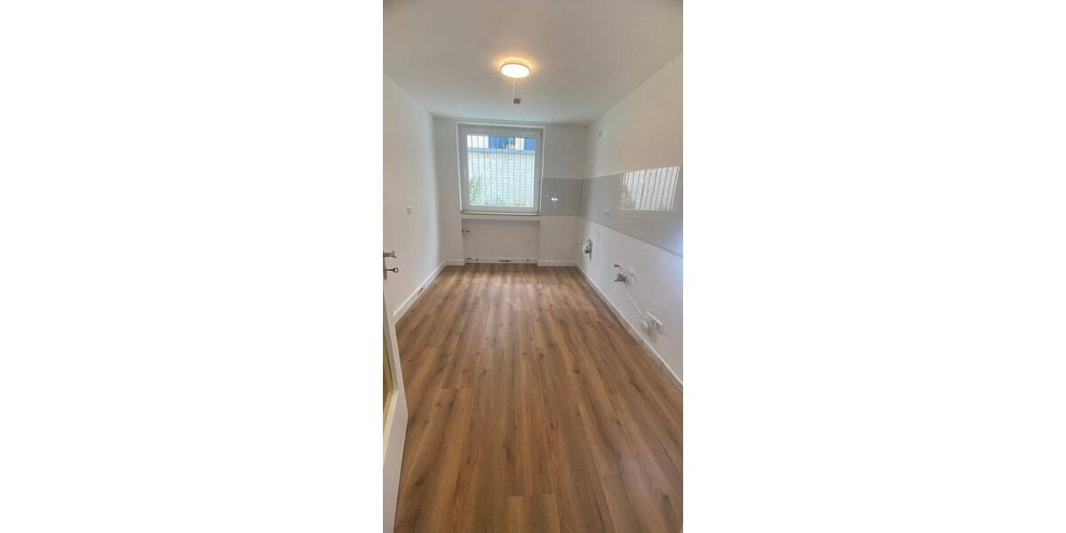 Etagenwohnung Düsseldorf Lohausen - 2 Zimmer, 77 m&sup2;, 1.400&euro; | Angebot:26933027