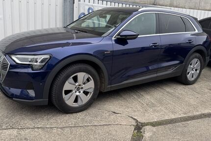 Audi e-tron 106.324 km 31.450 &euro; Krefeld 47805