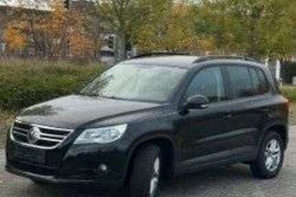 VW Tiguan 121.387 km 7.600 &euro; Neuss 41469