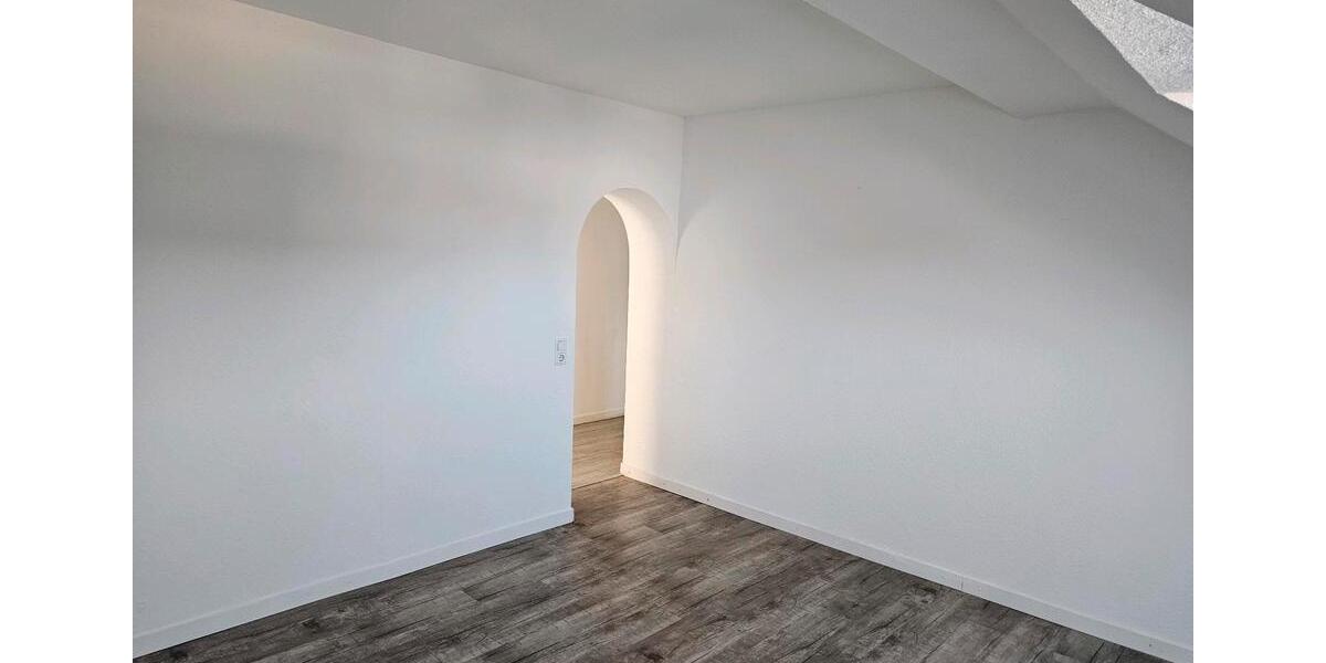Dachgeschoßwohnung Tönisvorst - 2 Zimmer, 50 m&sup2;, 700&euro; | Angebot:25850355