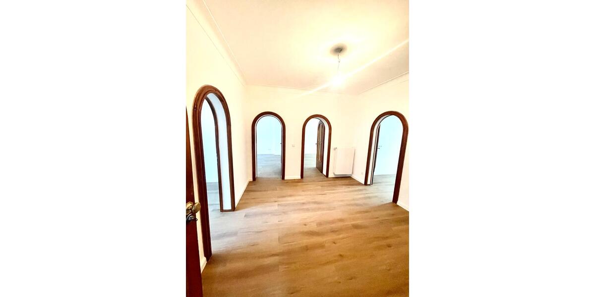 Doppelhaushälfte Düsseldorf Stadtbezirk 6 - 10 Zimmer, 275 m&sup2;, 4.650&euro; | Angebot:25945129