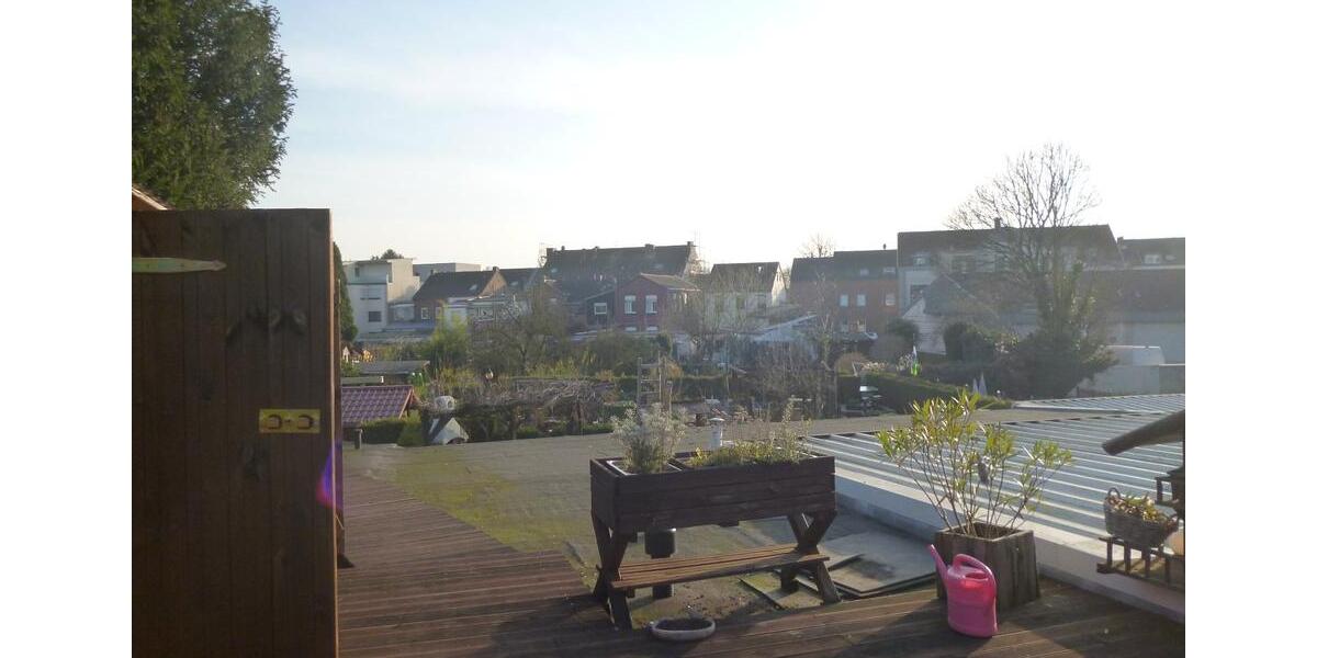 Etagenwohnung Mönchengladbach Ost - 2 Zimmer, 170 m&sup2;, 1.200&euro; | Angebot:24849031