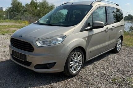 Ford Tourneo Courier 270.900 km 3.750 &euro; Düsseldorf 40549