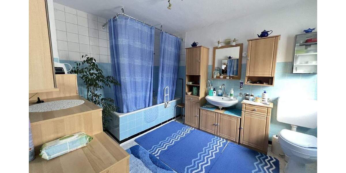 Einfamilienhaus Mönchengladbach-Wickrathberg Wickrathberg - 8 Zimmer, 200 m&sup2;, 270.000&euro; | Angebot:25703873