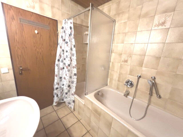 Etagenwohnung Mönchengladbach Wetschewell - 3 Zimmer, 90 m&sup2;, 800&euro; | Angebot:25986512