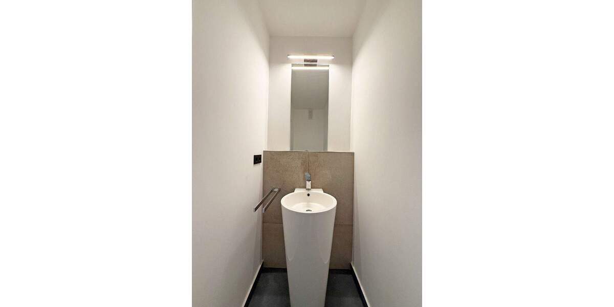 Etagenwohnung Düsseldorf Oberkassel - 2 Zimmer, 82 m&sup2;, 1.550&euro; | Angebot:25708278