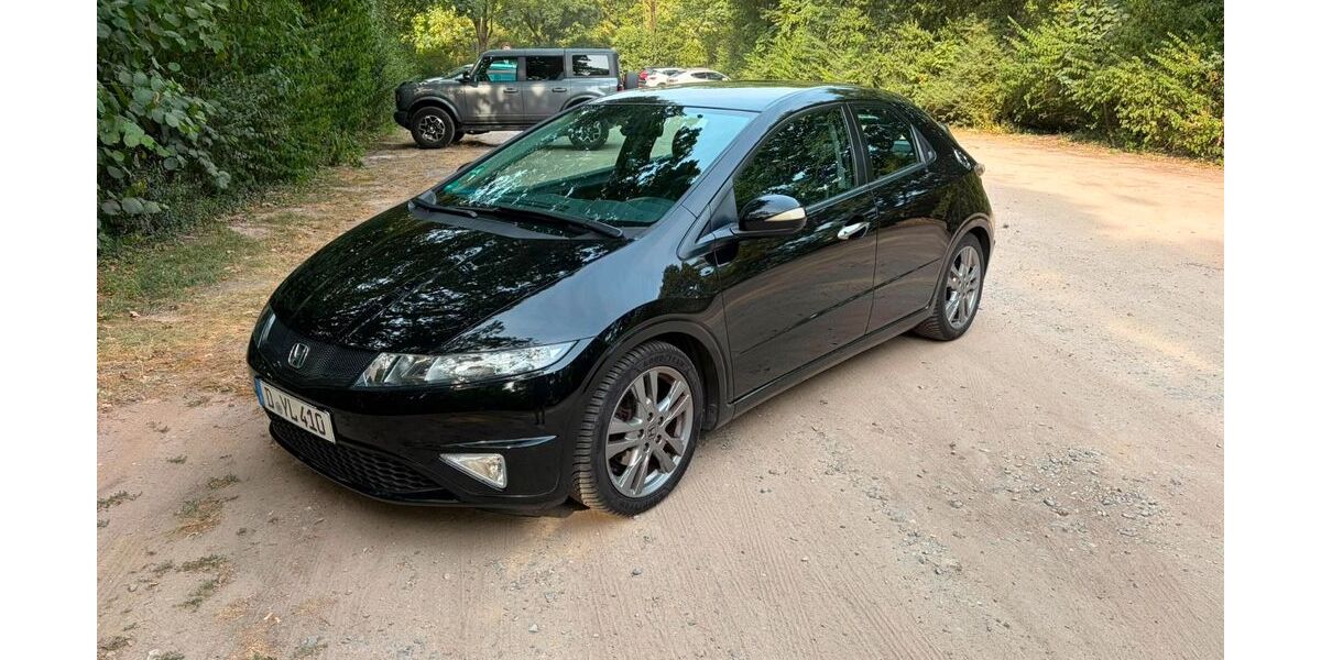 Honda Civic 55.900 km 7.499 &euro; Düsseldorf 40472