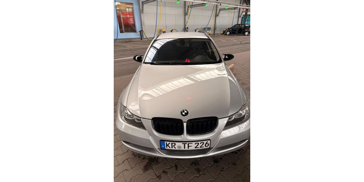 BMW 318 206.000 km 2.299 &euro; Krefeld 47829