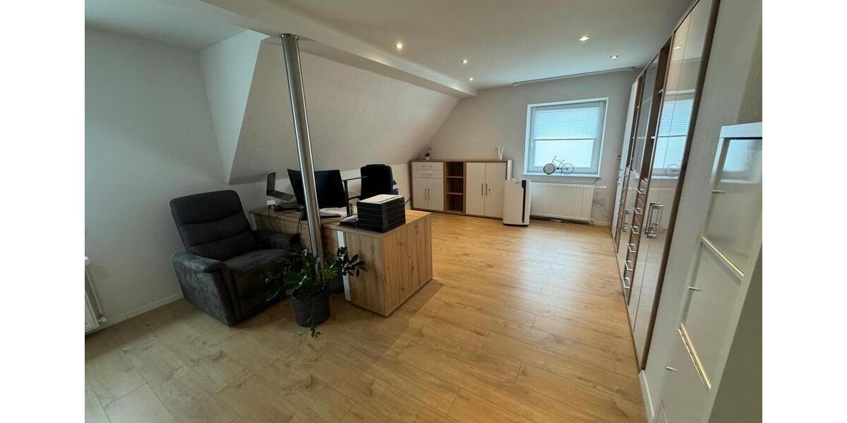 Maisonettenwohnung Moers - 2 Zimmer, 107 m&sup2;, 1.200&euro; | Angebot:26612610