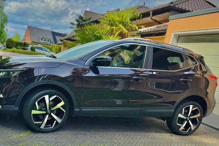 Nissan Qashqai 71.500 km 17.400 &euro; Kamp-Lintfort 47475
