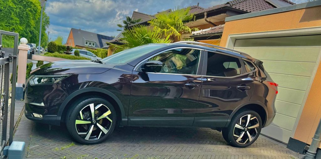 Nissan Qashqai 71.500 km 17.400 &euro; Kamp-Lintfort 47475