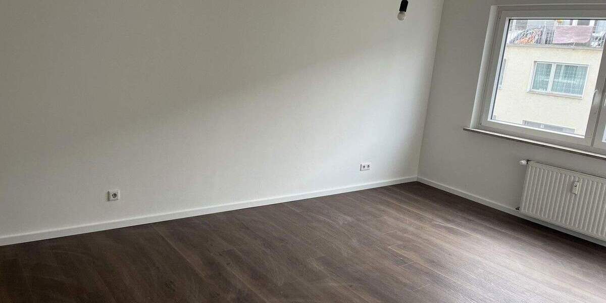 Etagenwohnung Krefeld Stadtmitte - 3 Zimmer, 91 m&sup2;, 700&euro; | Angebot:25780302