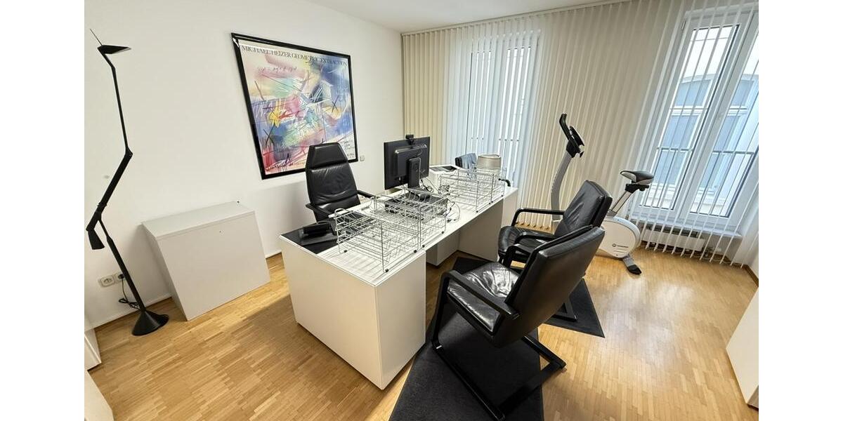 Etagenwohnung Düsseldorf - 2 Zimmer, 75 m&sup2;, 1.600&euro; | Angebot:23501219