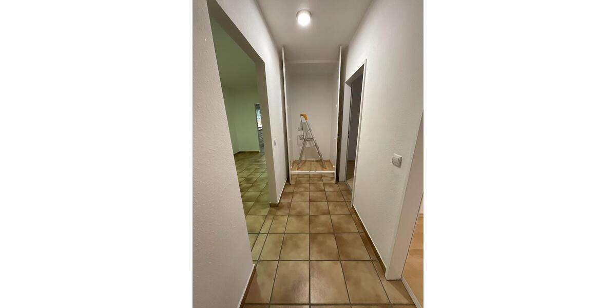 Etagenwohnung Meerbusch - 3 Zimmer, 90 m&sup2;, 905&euro; | Angebot:25891653