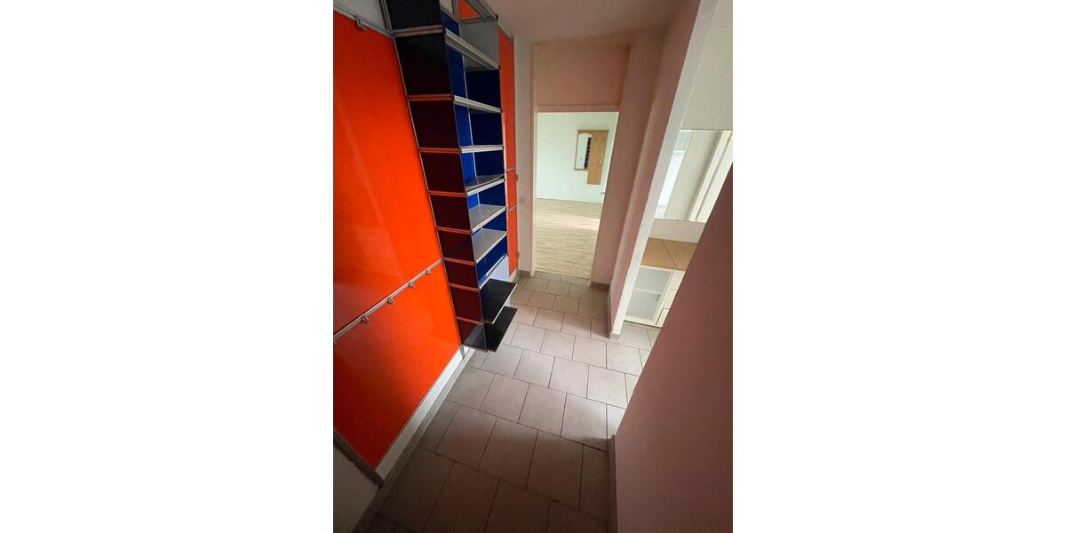 Etagenwohnung Mönchengladbach Süd - 1 Zimmer, 66 m&sup2;, 600&euro; | Angebot:26638353