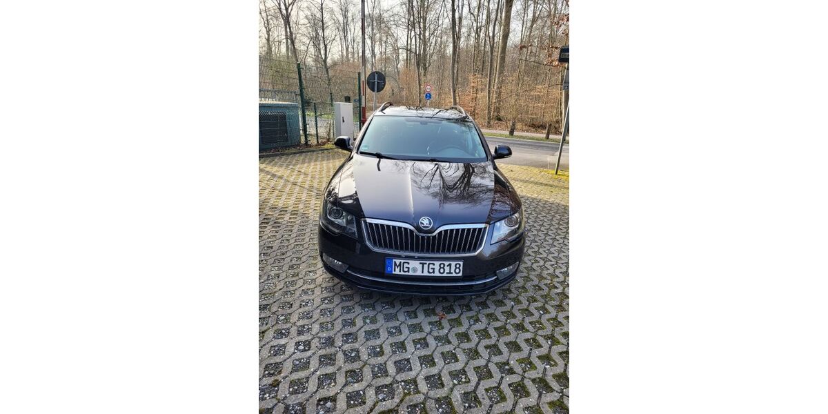 Skoda Superb 181.000 km 8.300 &euro; Mönchengladbach 41065