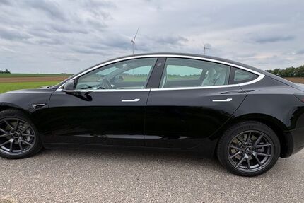 Tesla Model 3 113.893 km 22.450 &euro; Erkelenz 41812
