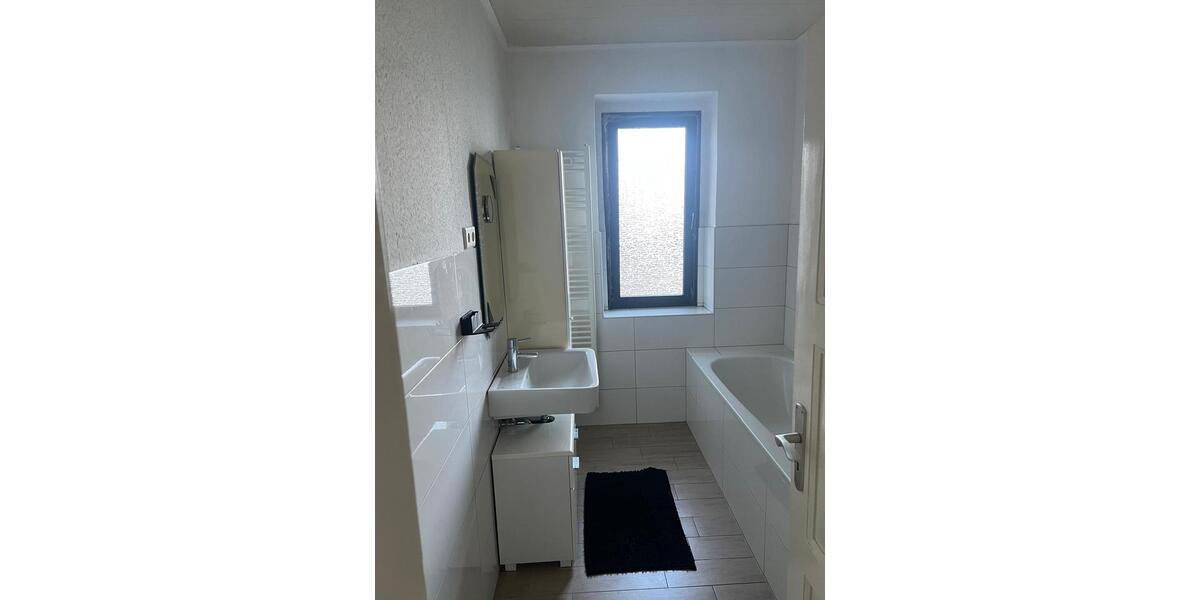 Etagenwohnung Krefeld Benrad - 2 Zimmer, 82 m&sup2;, 943&euro; | Angebot:25281768