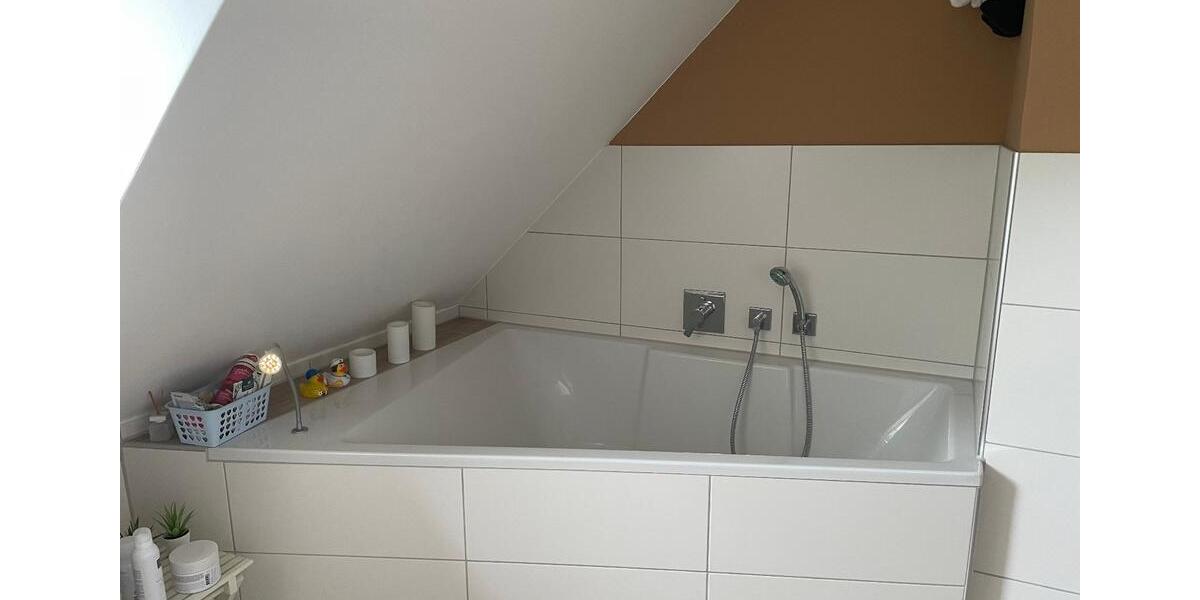 Dachgeschoßwohnung Mönchengladbach Nord - 3 Zimmer, 140 m&sup2;, 198.000&euro; | Angebot:26655393