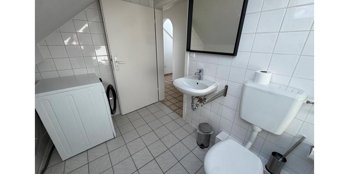 Dachgeschoßwohnung Mönchengladbach Nord - 1 Zimmer, 30 m&sup2;, 400&euro; | Angebot:26021447