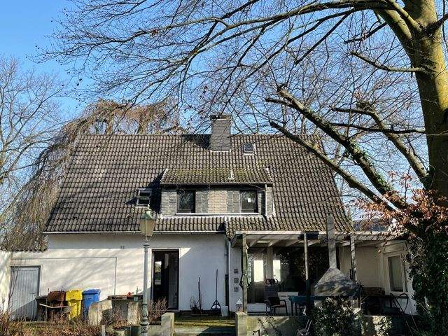Einfamilienhaus Neuss-Grimlinghausen Grimlinghausen - 7 Zimmer, 190 m&sup2;, 895.000&euro; | Angebot:25836972