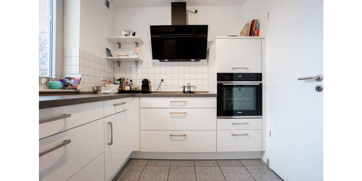 Etagenwohnung Düsseldorf Niederkassel - 3 Zimmer, 110 m&sup2;, 2.365&euro; | Angebot:26658605
