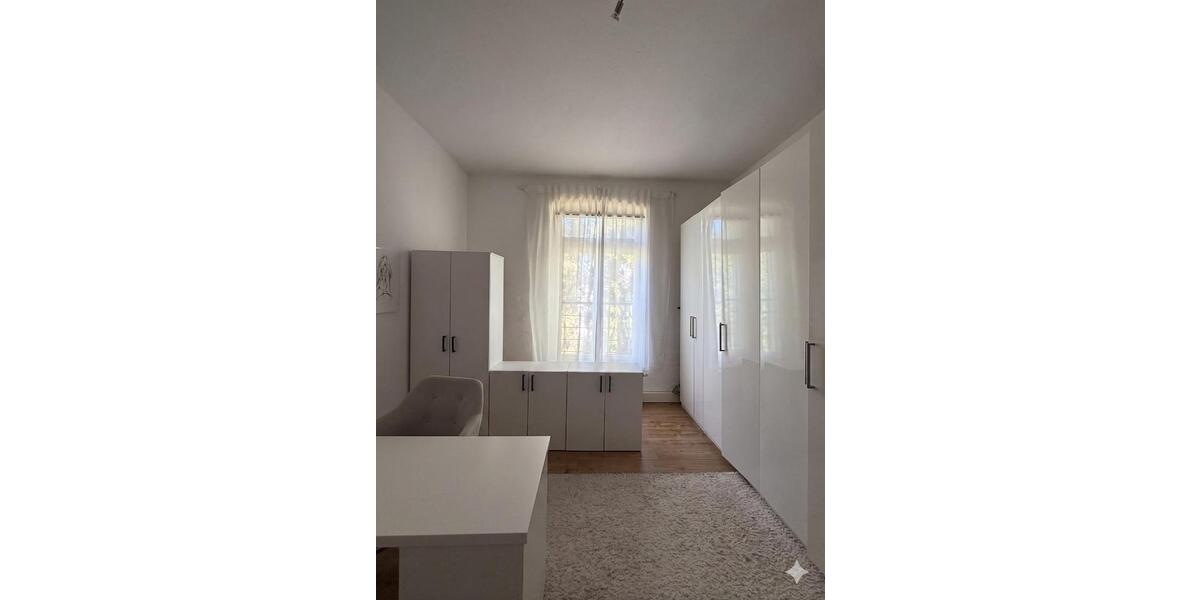 Einfamilienhaus Mönchengladbach West - 5 Zimmer, 150 m&sup2;, 1.700&euro; | Angebot:26489522