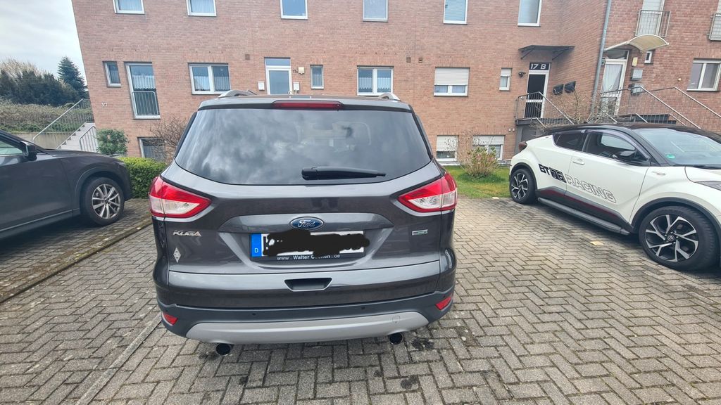 Ford Kuga 133.795 km 7.900 &euro; Niederkrüchten 41372