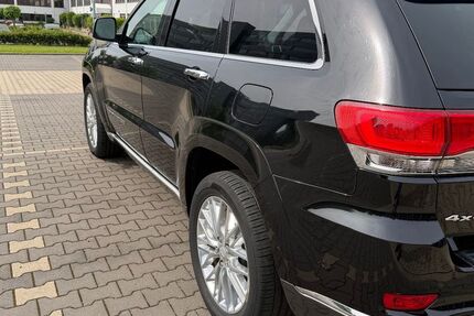 Jeep Grand Cherokee 150.000 km 21.900 &euro; Neuss 41460