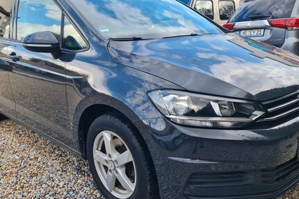 VW Touran 97.000 km 13.950 &euro; Düsseldorf 40549