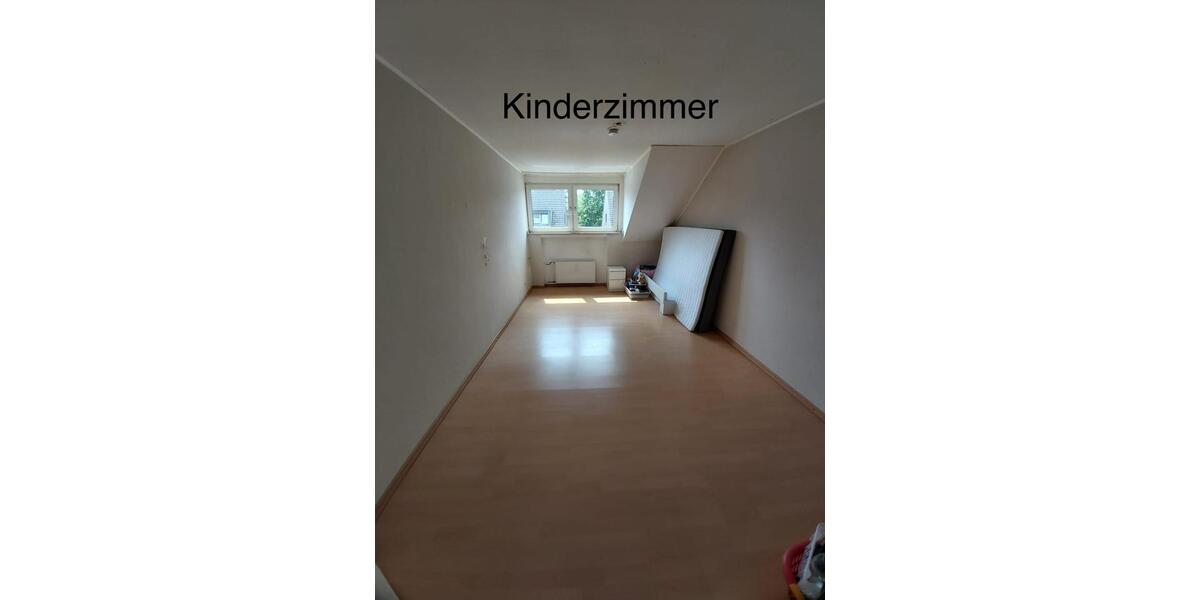 Dachgeschoßwohnung Korschenbroich - 1 Zimmer, 73 m&sup2;, 650&euro; | Angebot:26618862