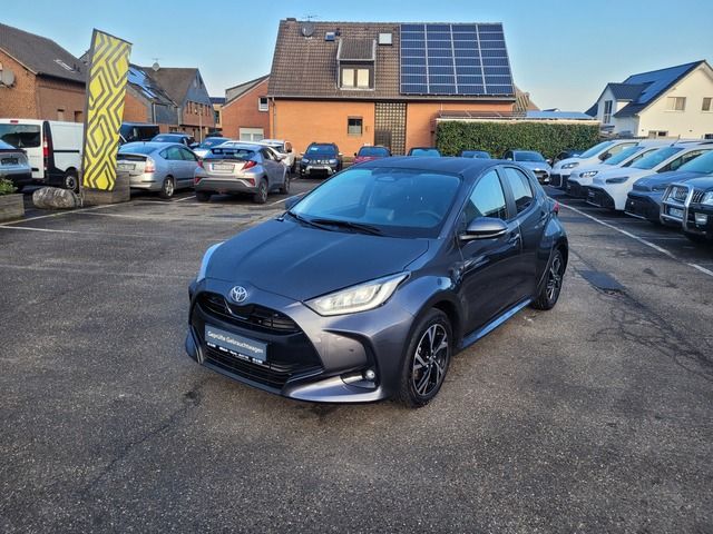 Toyota Yaris 5.500 km 23.880 &euro; Viersen 41748
