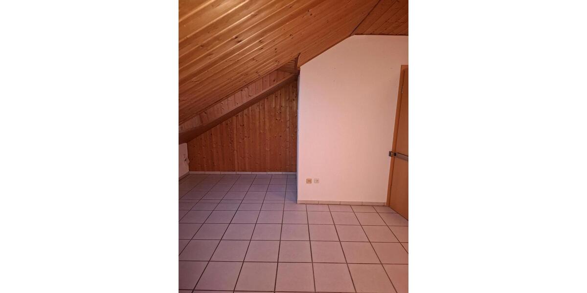 Dachgeschoßwohnung Mönchengladbach West - 2 Zimmer, 58 m&sup2;, 582&euro; | Angebot:25907531