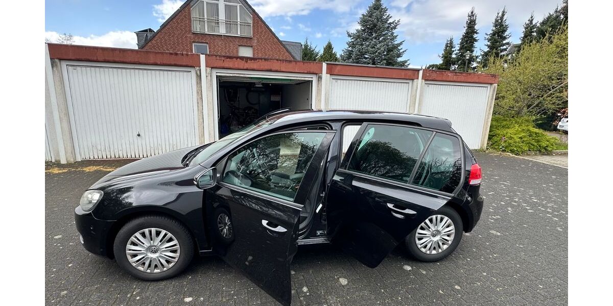 VW Golf 154.000 km 5.999 &euro; Düsseldorf 40591