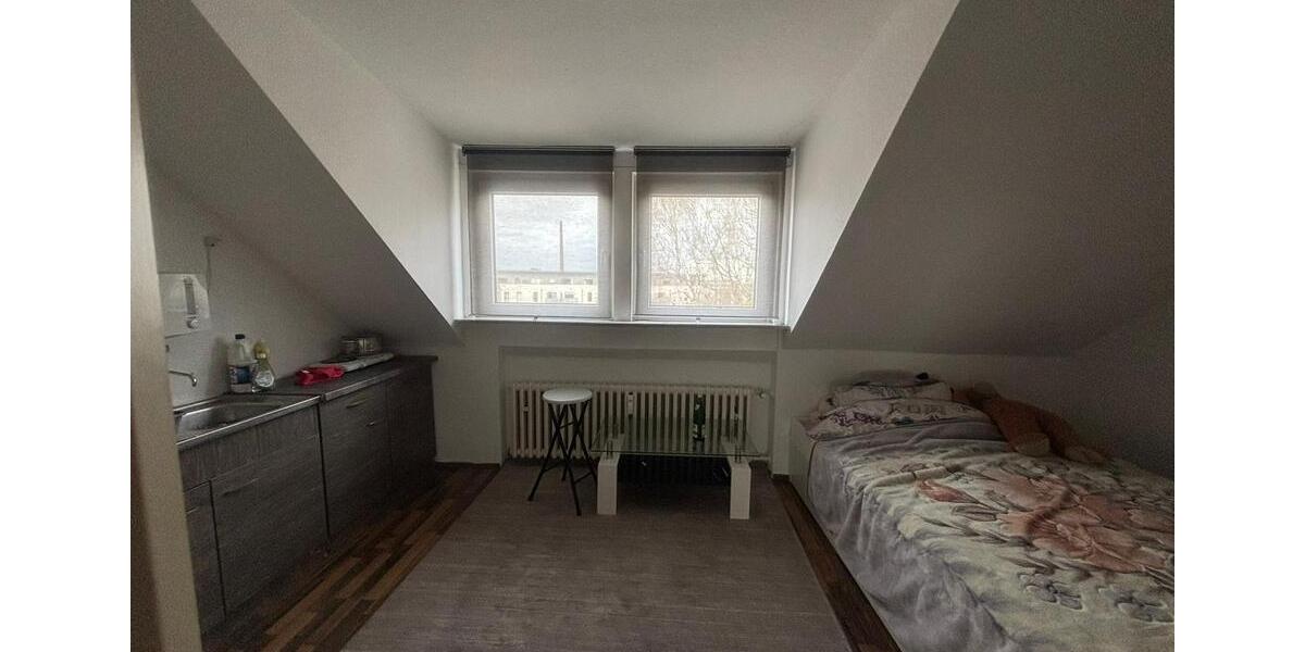 Dachgeschoßwohnung Mönchengladbach Süd - 1 Zimmer, 22 m&sup2;, 380&euro; | Angebot:26025043