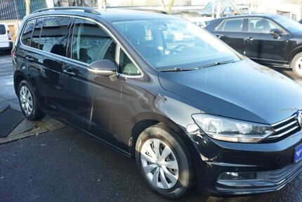 VW Touran 160.460 km 12.950 &euro; Krefeld 47807