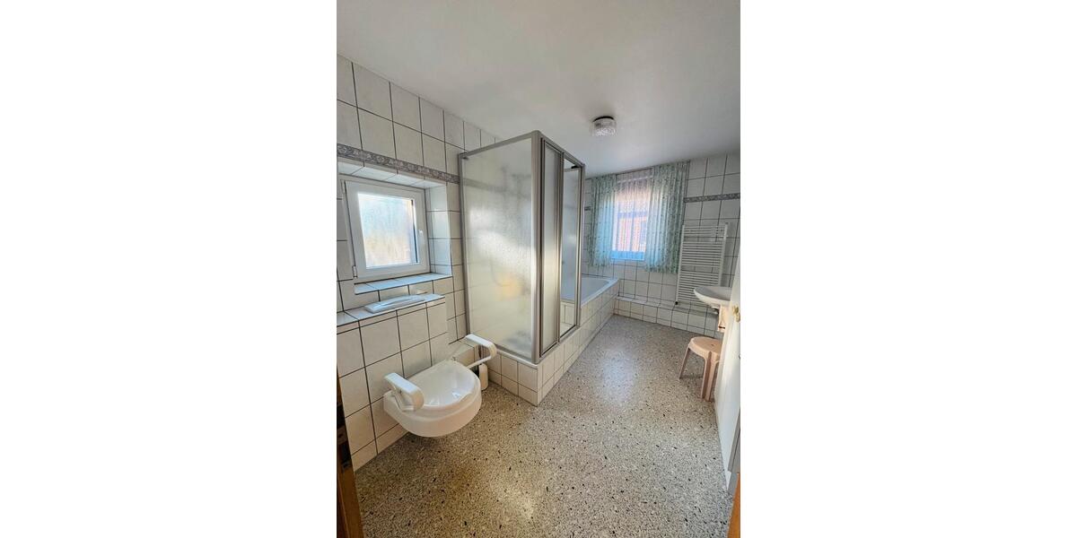 Bauernhaus, Landhaus Wegberg - 10 Zimmer, 195 m&sup2;, 298.000&euro; | Angebot:26635916