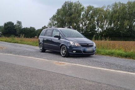 Opel Zafira 190.000 km 2.150 &euro; Neuss 41466