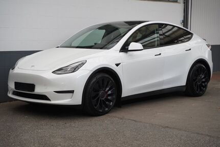 Tesla Model Y 45.921 km 37.950 &euro; Mönchengladbach 41236