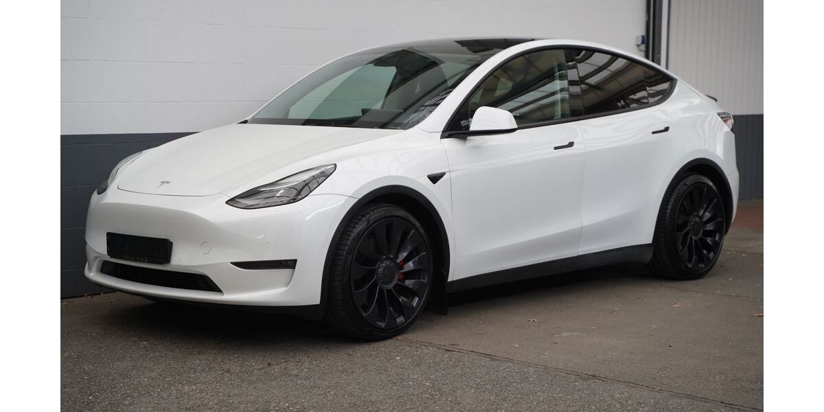 Tesla Model Y 45.921 km 37.950 &euro; Mönchengladbach 41236
