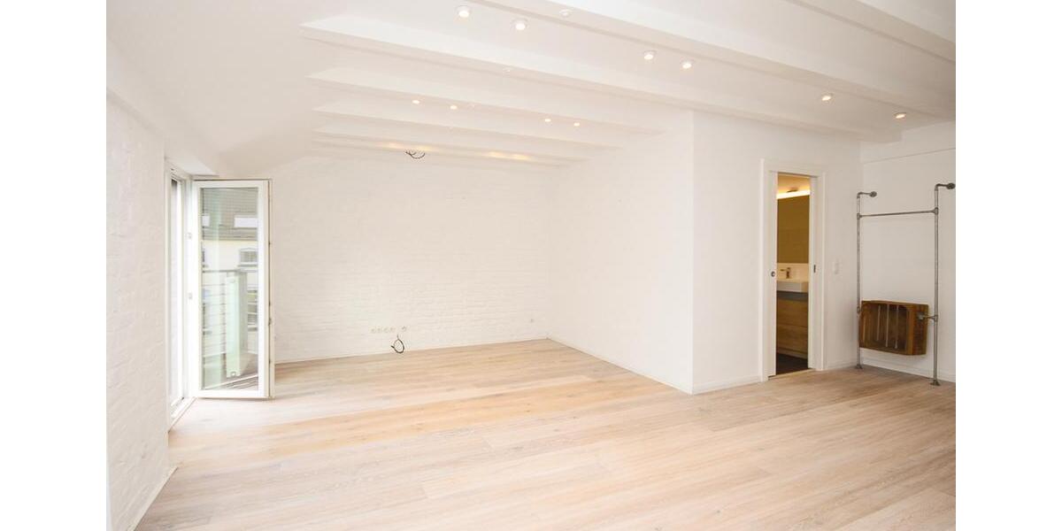 Dachgeschoßwohnung Düsseldorf Stadtbezirk 2 - 2 Zimmer, 89 m&sup2;, 1.700&euro; | Angebot:24889835