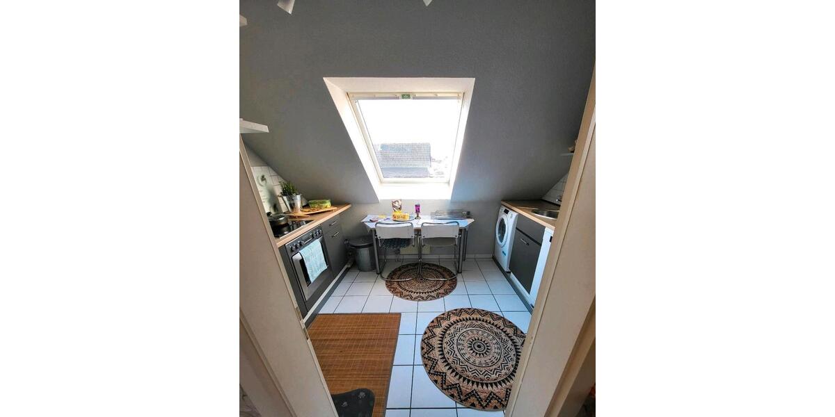 Dachgeschoßwohnung Krefeld Hüls - 2 Zimmer, 58 m&sup2;, 613&euro; | Angebot:26036366