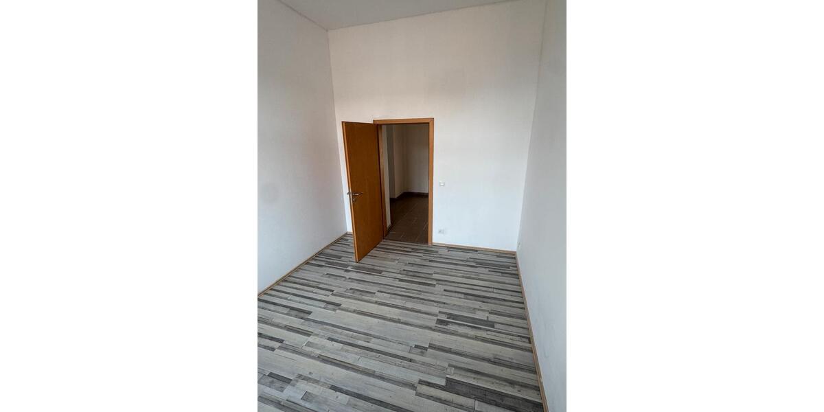 Etagenwohnung Mönchengladbach West - 5 Zimmer, 194 m&sup2;, 2.458&euro; | Angebot:25721927