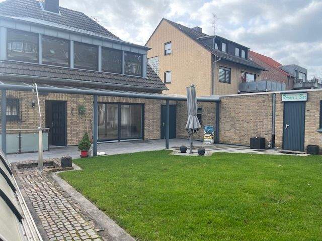Einfamilienhaus Mönchengladbach Pongs - 7 Zimmer, 150 m&sup2;, 475.000&euro; | Angebot:25705651
