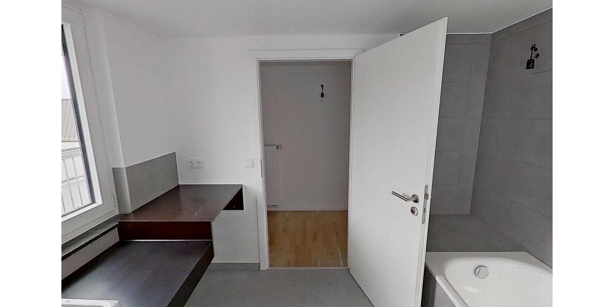 Etagenwohnung Mönchengladbach - 3 Zimmer, 148 m&sup2;, 854&euro; | Angebot:24473962