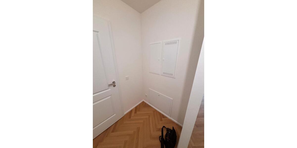 Etagenwohnung Düsseldorf Lörick - 2 Zimmer, 68 m&sup2;, 1.620&euro; | Angebot:26013815